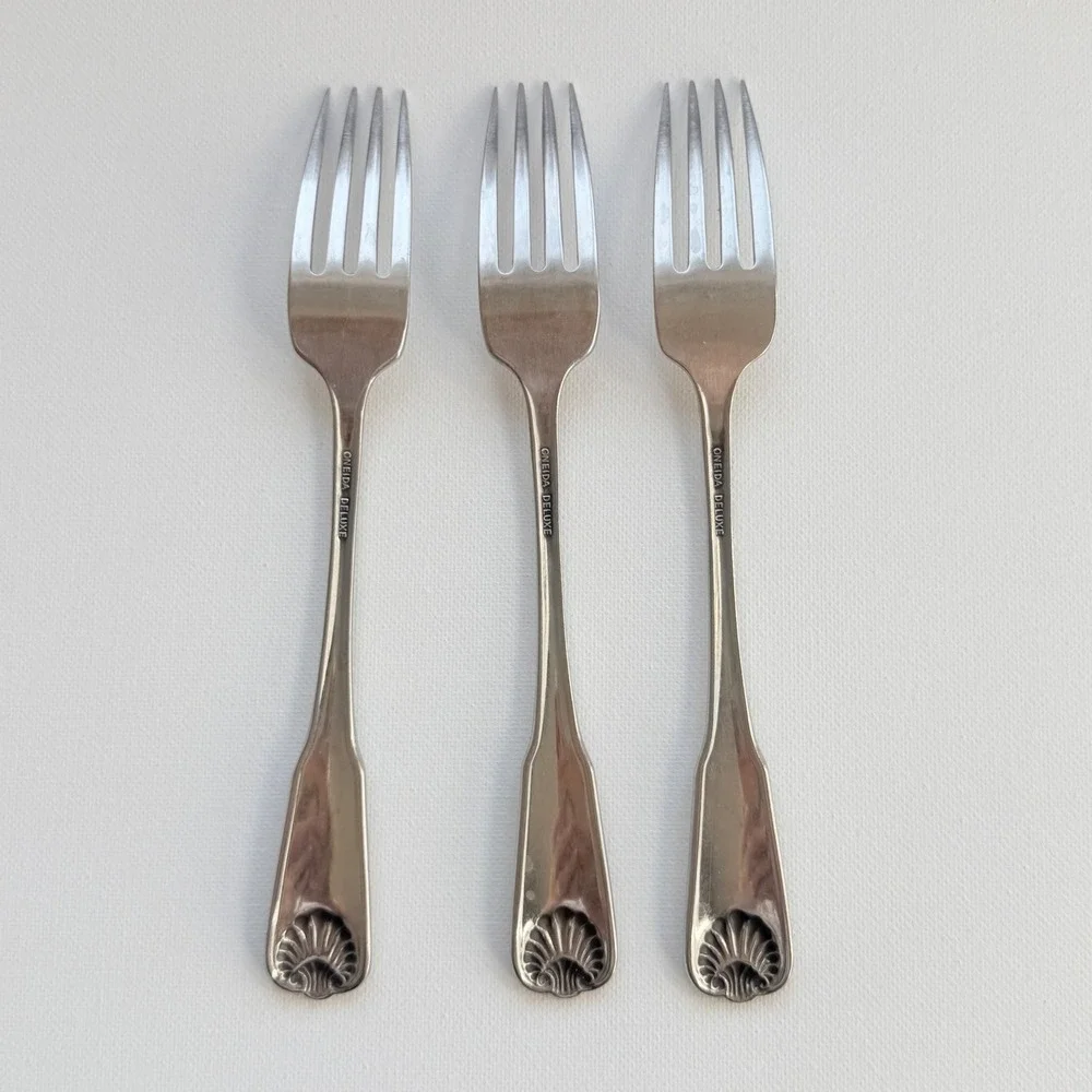 Oneida Dinner Forks Set of 3 Silver Excellent Chateau Shell Stainless Steel
